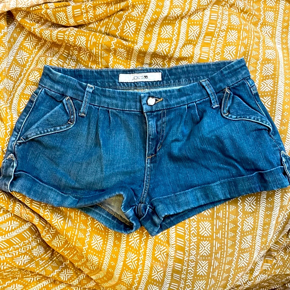 Joe’s short shorts